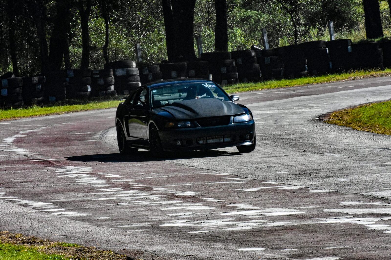 Autódromo 10 — Autódromo · 2023–2024. Fotografía de José Alejandro Armenta, artista del auto y la vida cotidiana en Tlaxcala.