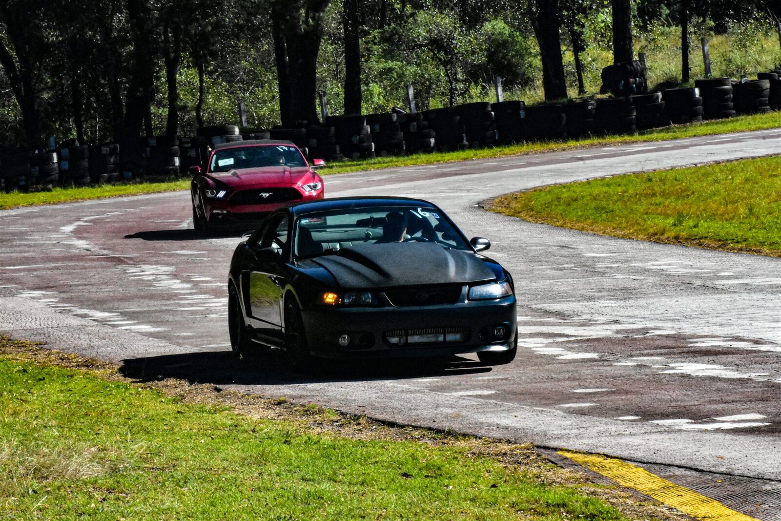 Autódromo 20 — Autódromo · 2023–2024. Fotografía de José Alejandro Armenta, artista del auto y la vida cotidiana en Tlaxcala.