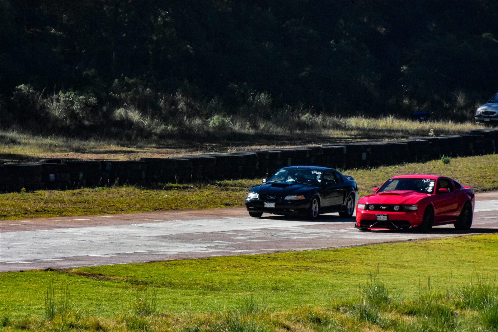 Autódromo 24 — Autódromo · 2023–2024. Fotografía de José Alejandro Armenta, artista del auto y la vida cotidiana en Tlaxcala.